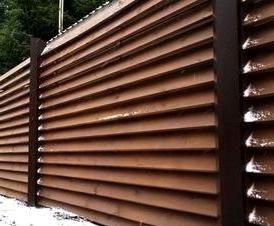 Деревянный забор на металлических столбах с установкой Чита