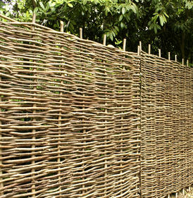 Забор из лозы с установкой Махачкала