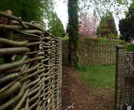 Забор из ивовых прутьев с монтажом Калининград