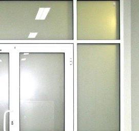 Алюминиевые двери входные со стеклом для магазина Москва