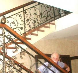 чердачная лестница с перилами Москва