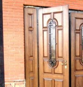Входная металлическая дверь с окном Тольятти