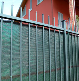 Забор из фасадной сетки с монтажом Братск