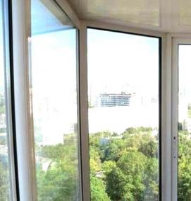 Алюминиевые балконные двери - модель 1