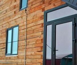 Алюминиевые входные двери в коттедж - модель 3