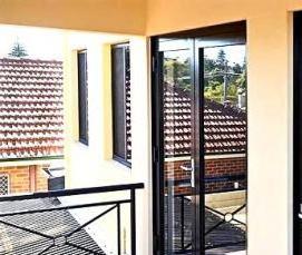 Алюминиевые входные двери в коттедж - модель 2