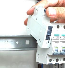 Автоматический выключатель на дин рейку - тип 4