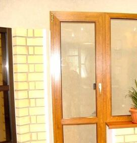 Балконная дверь стеклопакет деревянный - вариант 4