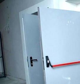 Белая противопожарная дверь - вариант 4