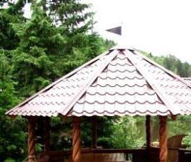 Беседки для дачи закрытого типа - вариант 3