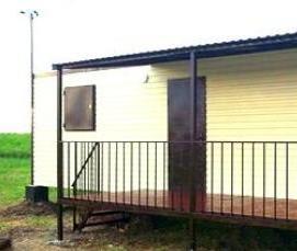 Бытовка на сваях - вариант 1