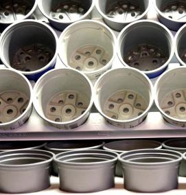 черные горшки для саженцев - вариант 3