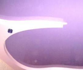 цветные одноуровневые натяжные потолки - тип 2