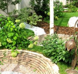 Декоративная подпорная стенка - вариант 1