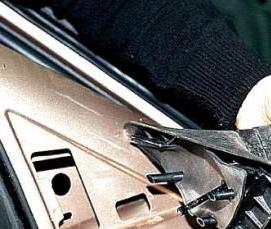 Демонтаж бокового зеркала - модель 2