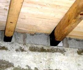 Демонтаж деревянных балок - модель 1