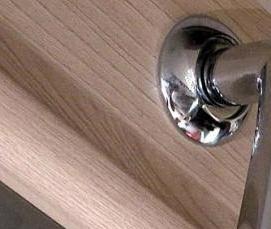 Демонтаж дверной ручки - модель 2