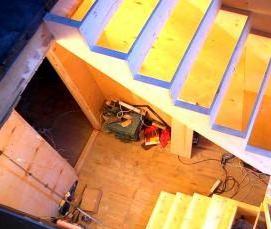 Деревянная лестница с подсветкой - вариант 3