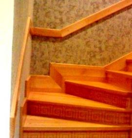 Деревянная лестница с забежными ступенями - тип 1