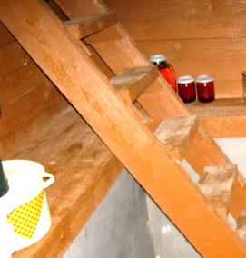 Деревянная лестница в подвал - тип 3