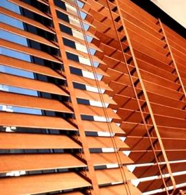 Деревянные жалюзи на окна - вариант 1