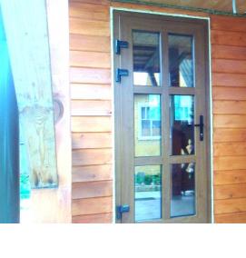 Дверь коричневая входная пвх - вариант 1