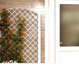 Дверь входная деревянная уличная со стеклом - тип 1