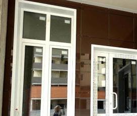 Дверь входная пластиковая утепленная со стеклом - тип 2