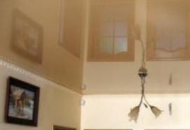 Двухуровневые натяжные потолки белый с бежевым - вариант 1