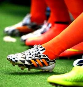 футбольные бутсы для искусственного газона - вариант 2