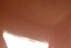 Глянцевые натяжные потолки розовые - модель 1