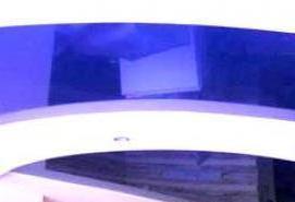 Глянцевые натяжные потолки синие - тип 1