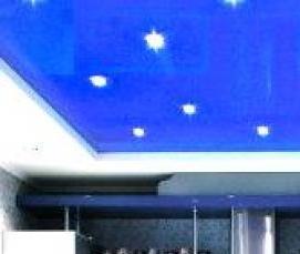 Голубой глянцевый натяжной потолок - тип 2