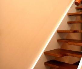 Компактная деревянная лестница - модель 1