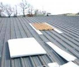 Кровля из оцинкованной стали с настенными желобами - вариант 4