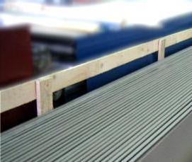 Кровля из оцинкованной стали с настенными желобами - вариант 2