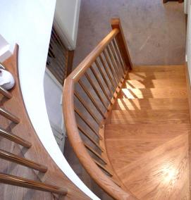 Круглые деревянные лестницы - модель 4