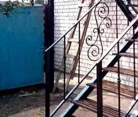 Лестница маршевая металлическая - модель 1