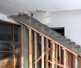 Лестница межэтажная деревянная - модель 2