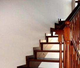 Лестницы из дерева на заказ - модель 2