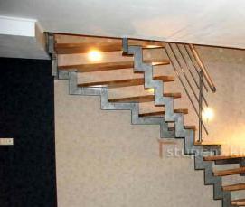 Металлическая лестница с поворотом на 180 градусов - модель 1