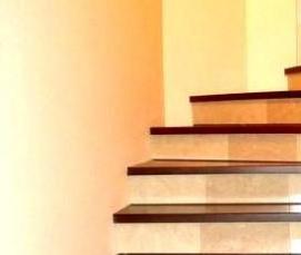 Металлическая лестница с забежными ступенями - модель 4