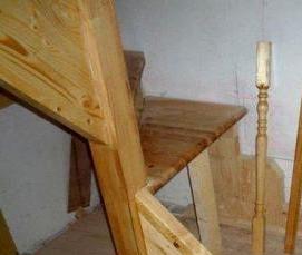 Металлическая лестница с забежными ступенями - модель 3