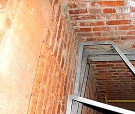 Металлическая лестница с забежными ступенями - модель 2