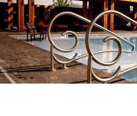 Металлические лестницы для бассейна - модель 1