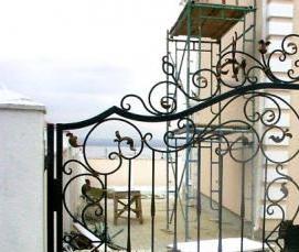 Металлические решетки с художественной ковкой - модель 3