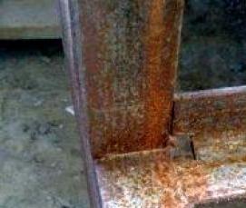 Металлические уголки для дерева - модель 1