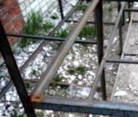 Металлические уголки для дерева - модель 4