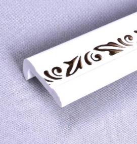 Металлические уголки для обоев - вариант 1