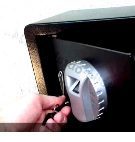 Металлический сейф - модель 1